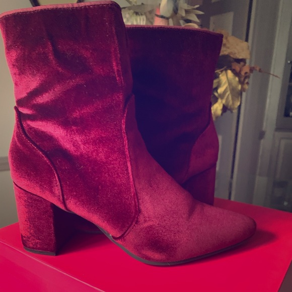 Shoe Dazzle Shoes - Red Suede Chunky Heel Boots